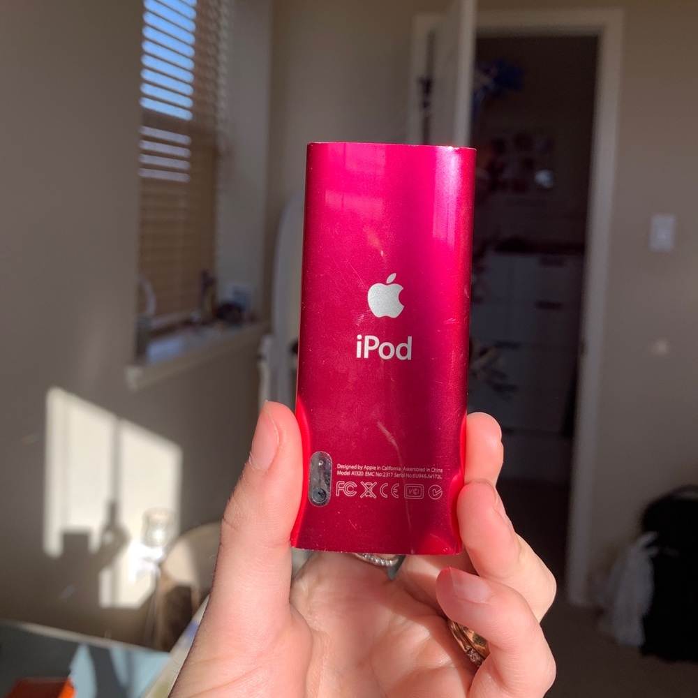 iPod - Picture 2 of 2
